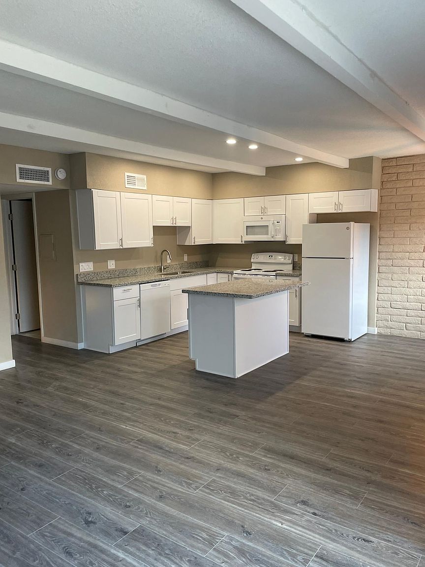 Palo Verde Apartments photo 5