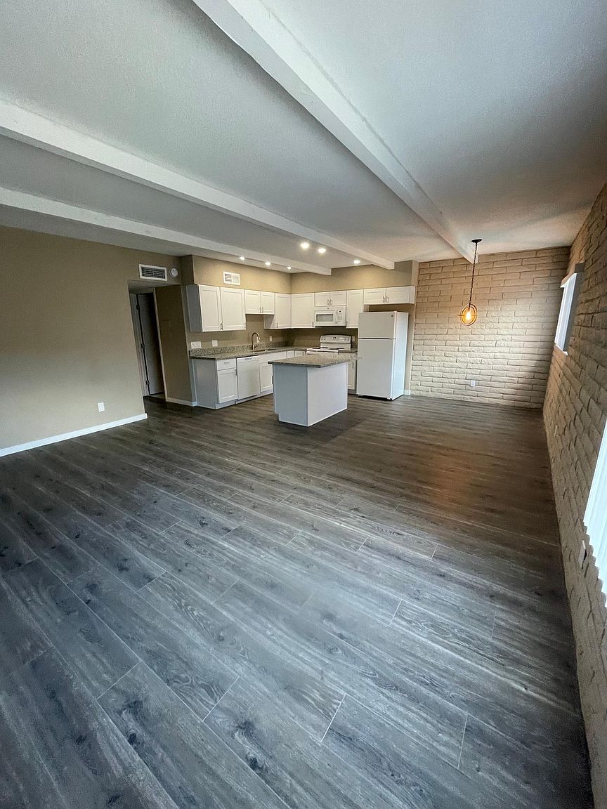 Palo Verde Apartments photo 4