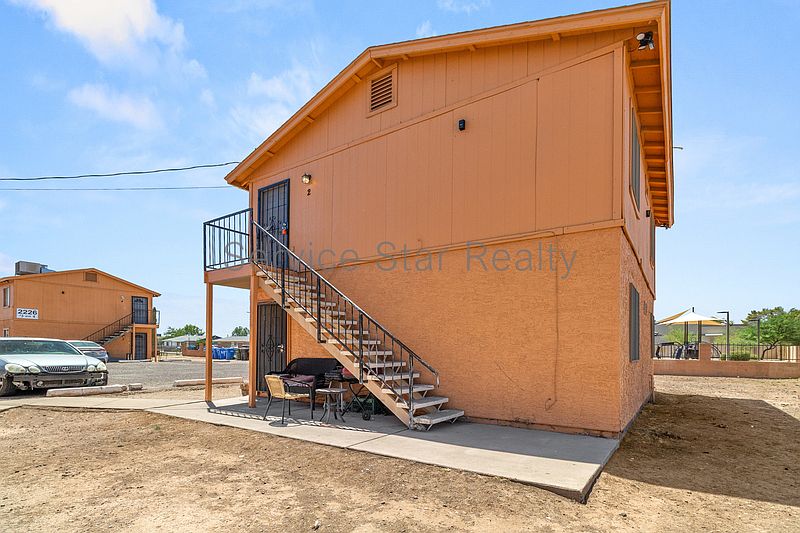 2222 E Pueblo Ave Phoenix, AZ 85040 photo 4