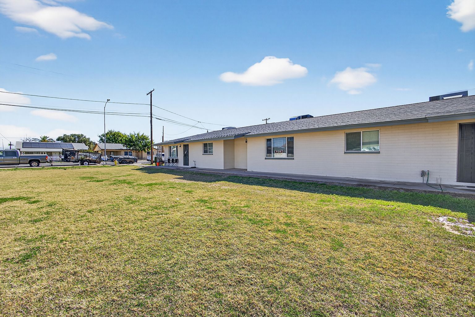 446 S Bellview photo 2