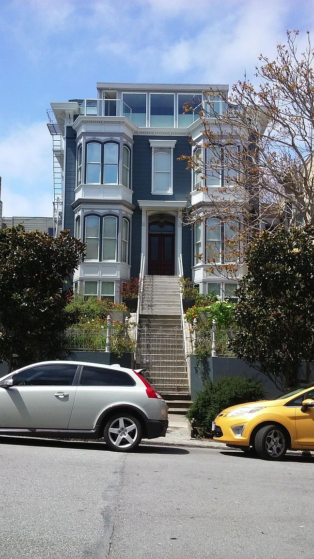 929 Broderick St photo 2