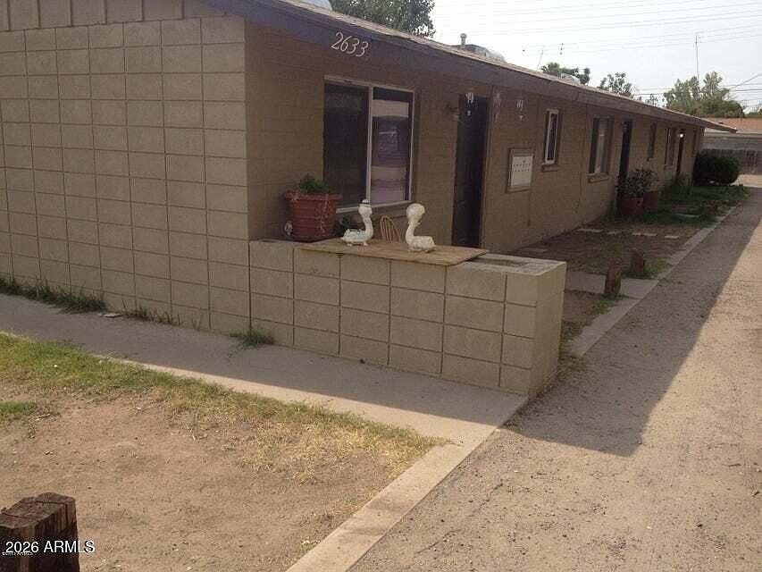 2633 W BELMONT Avenue photo 2