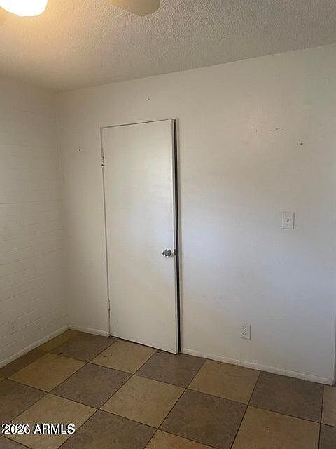 2633 W Belmont Ave APT 2 photo 5