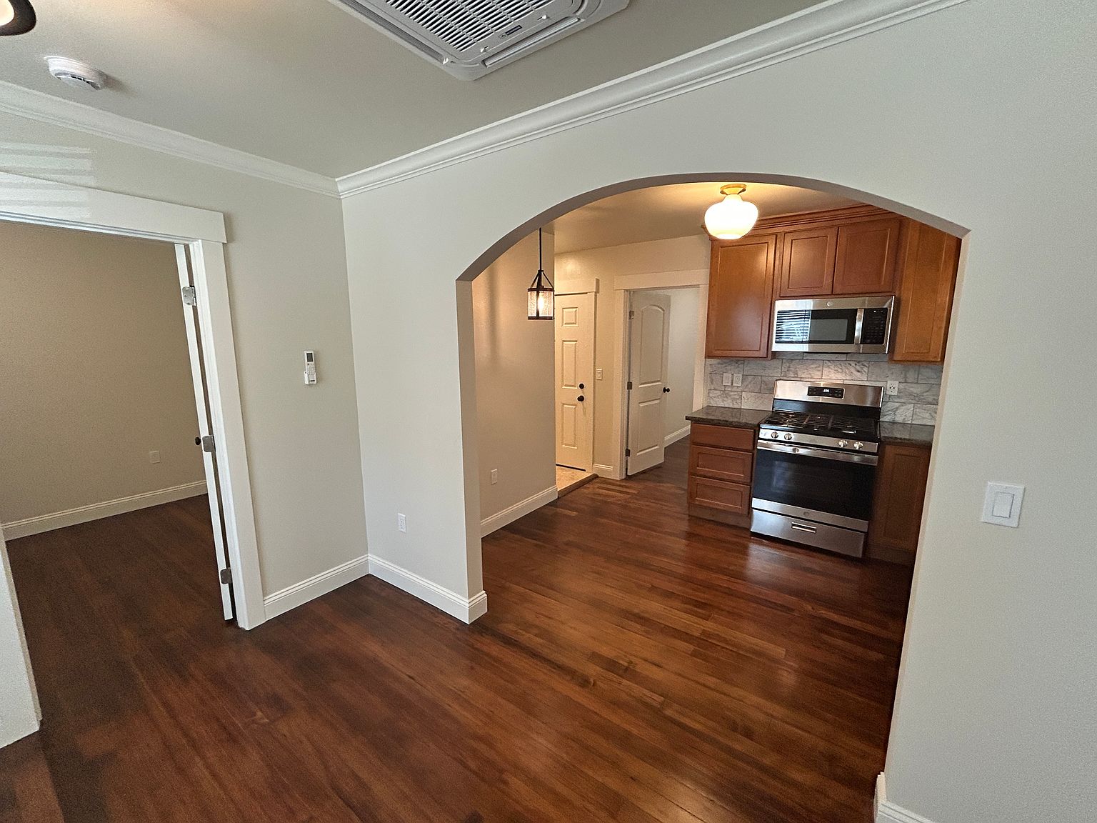 601 Miller Ave photo 2