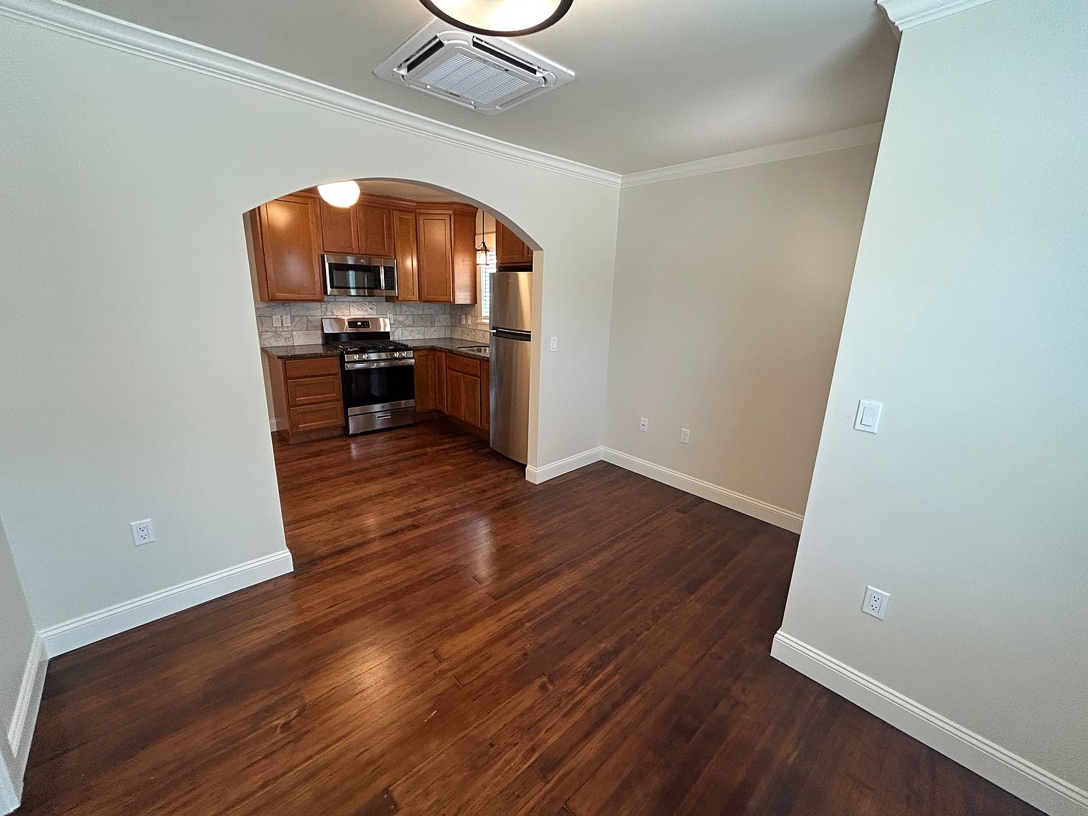 601 Miller Ave photo 4