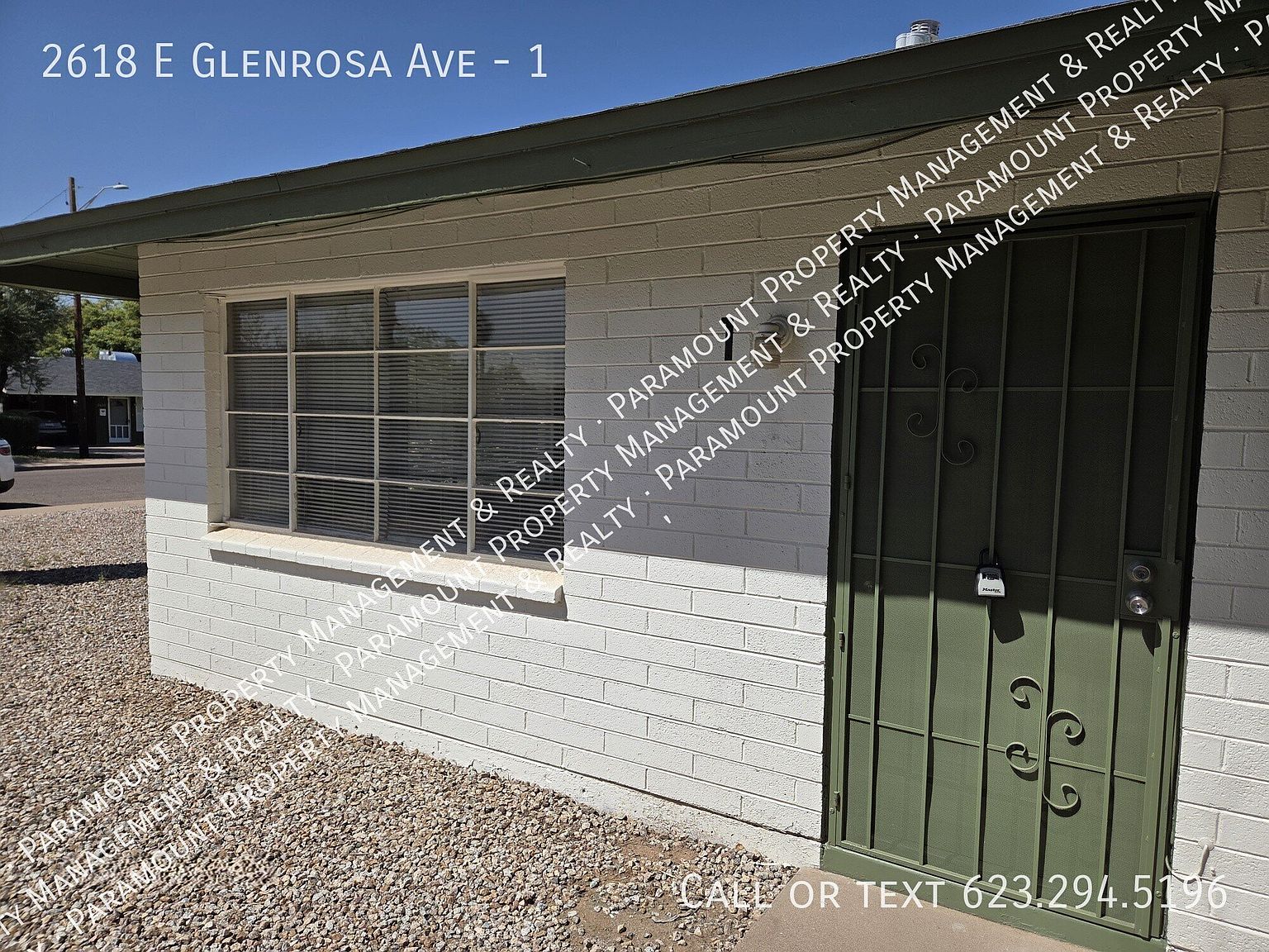 2618 E Glenrosa Ave photo 2