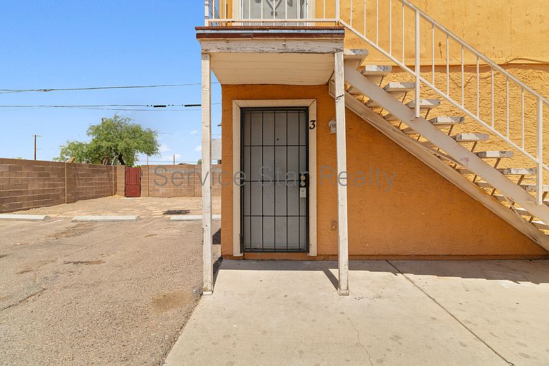 2510 E Pueblo Ave Phoenix, AZ 85040 photo 3