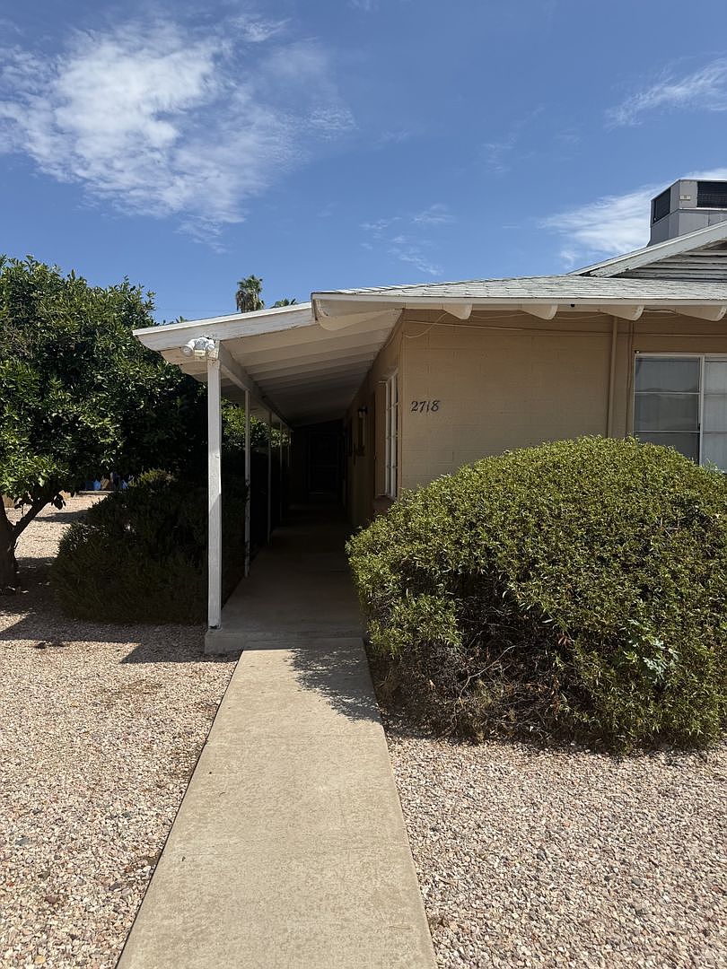 2718 E Glenrosa Ave Phoenix, AZ 85016 photo 2