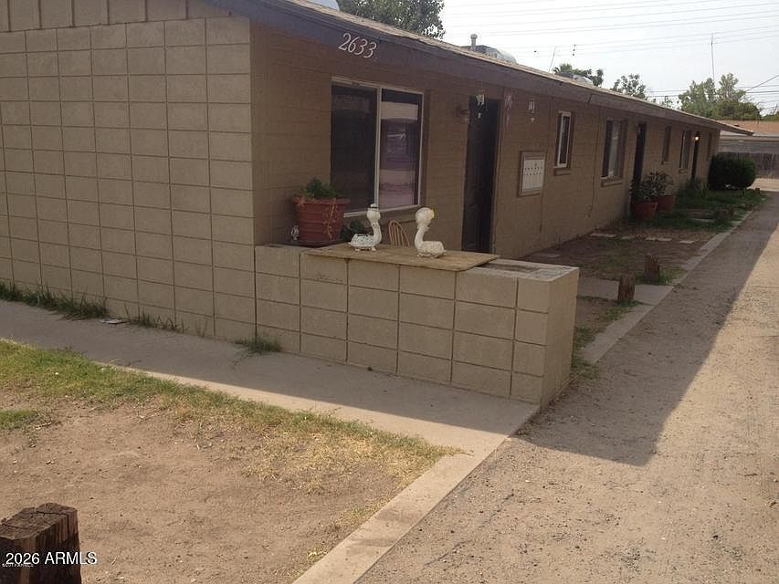 2633 W BELMONT Avenue photo 3