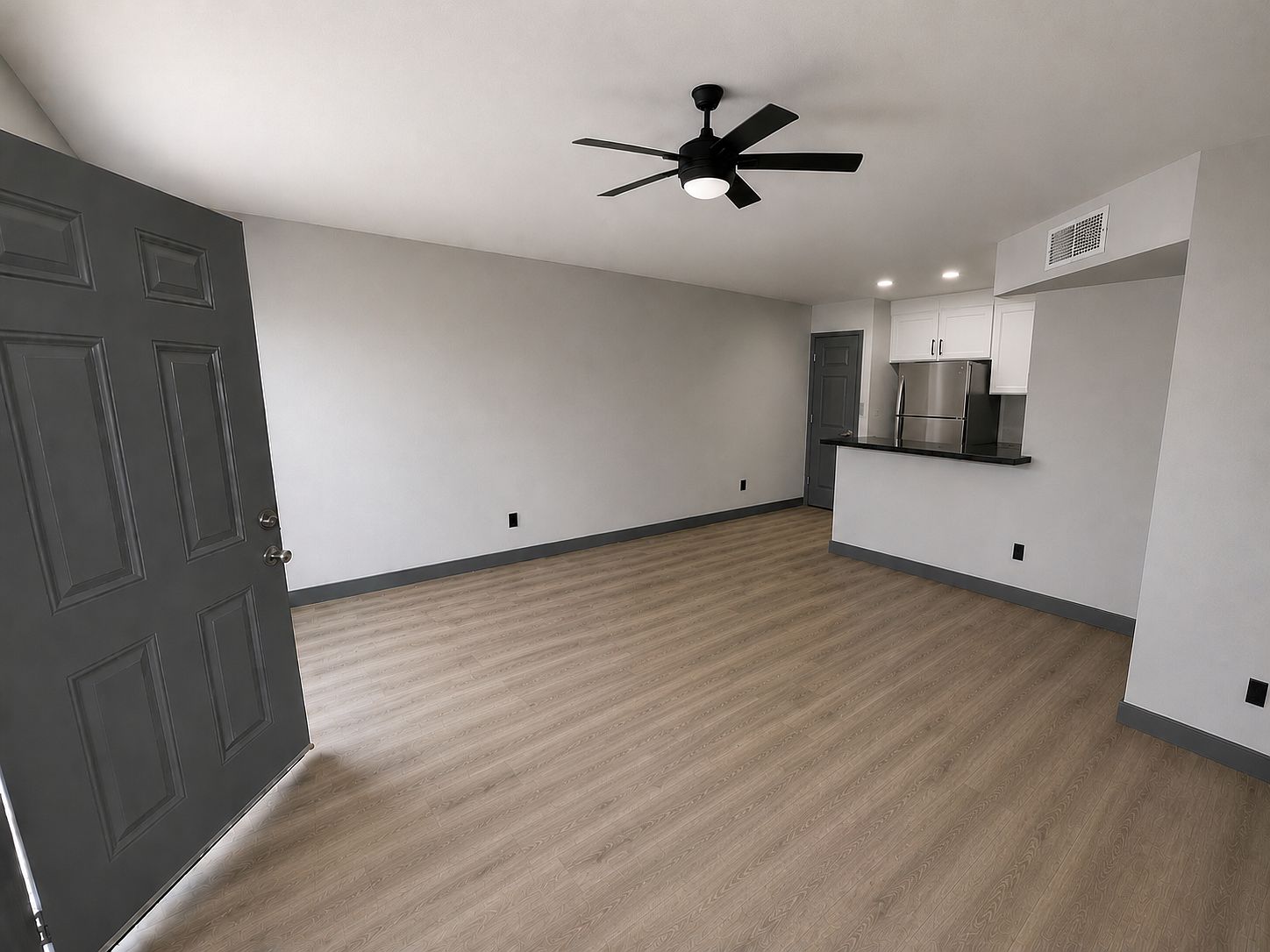 473 East Kachina Avenue, Apache Junction, AZ 85119 photo 3