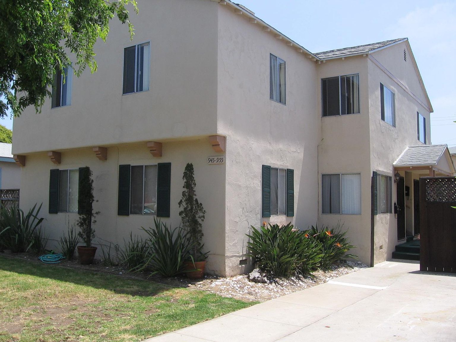 955 Diamond St photo 3