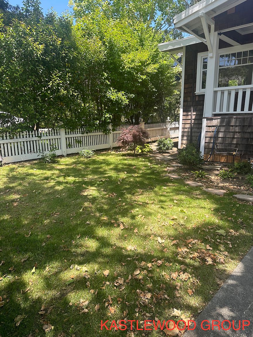 35 Poplar Ave photo 4