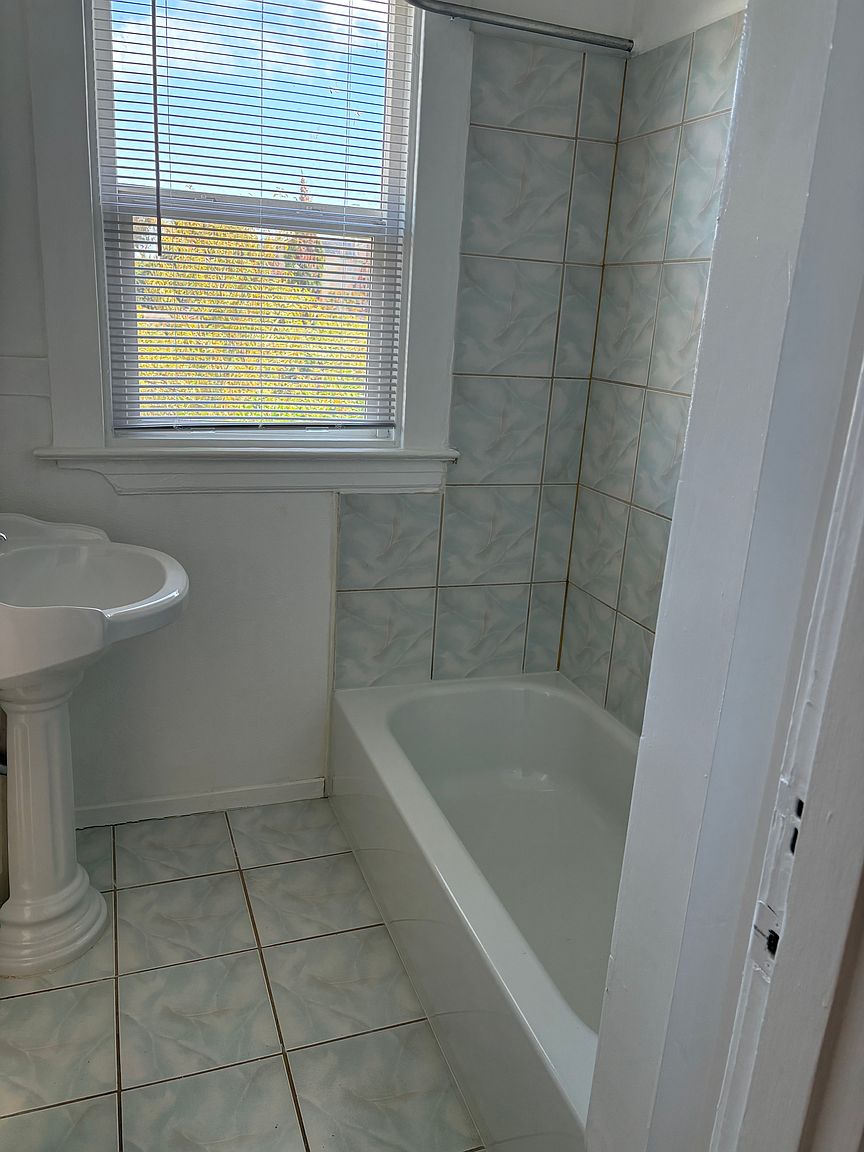 3103 Ingalls St photo 4