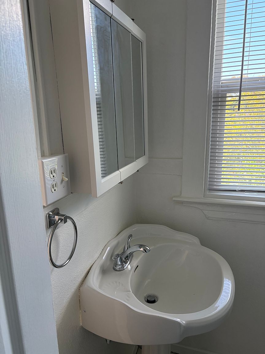 3103 Ingalls St photo 3