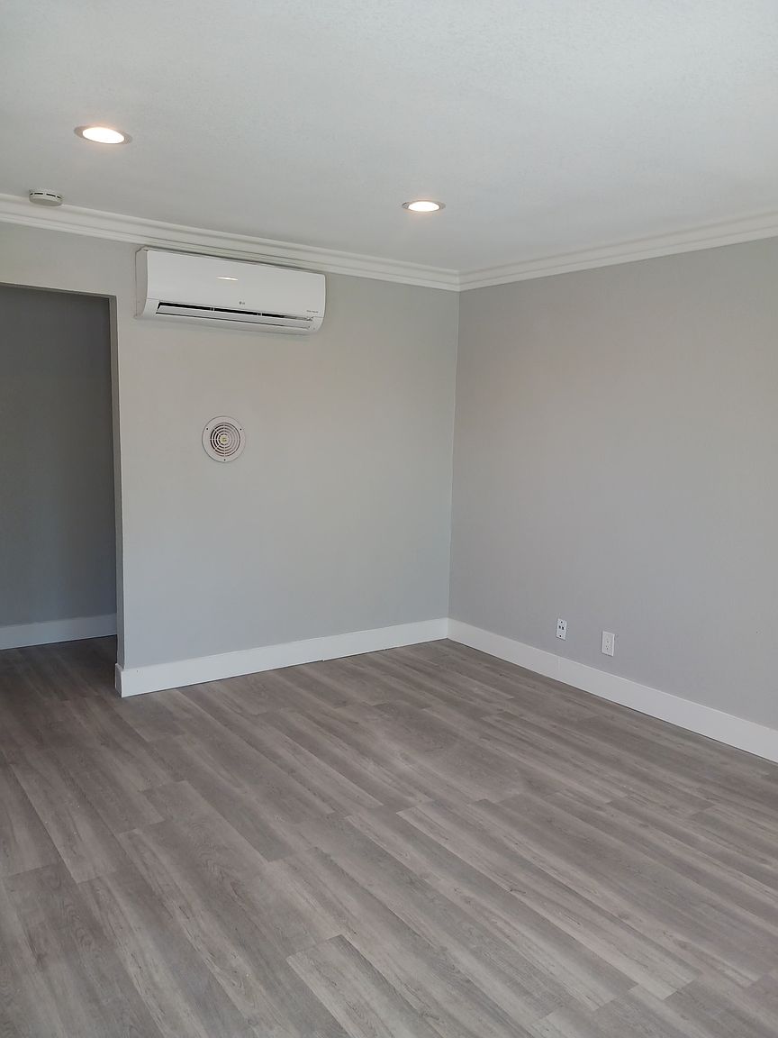 1350 Berry Ln photo 2