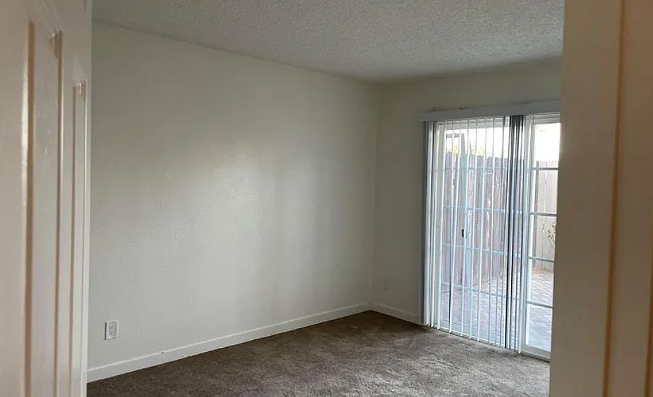625 Van Houten Ave photo 3