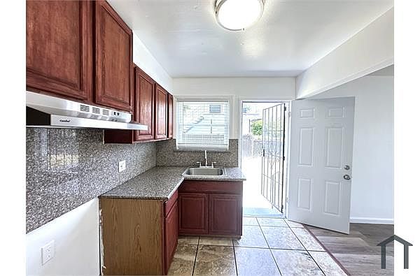 1503 88th Ave Oakland, CA 94621 photo 5