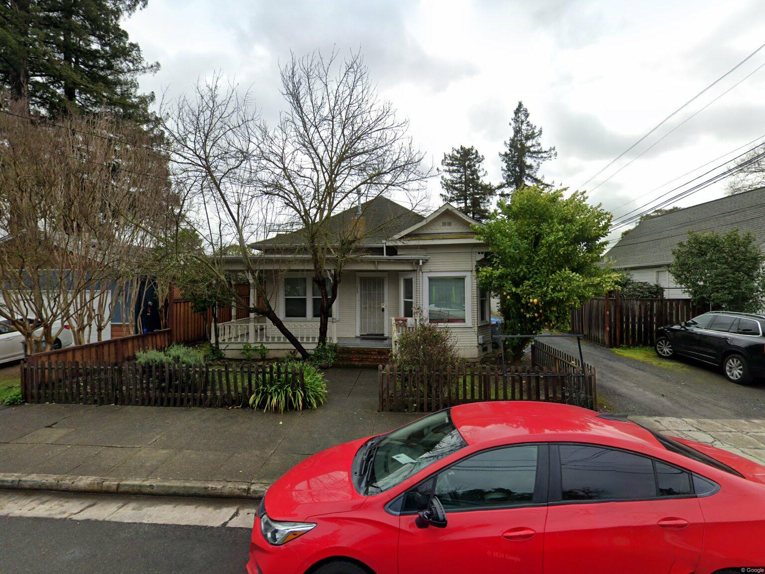934 Clark St unit B photo 2