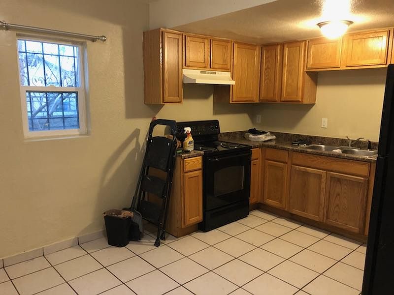 1644 E Palm Ln APT 3 photo 3