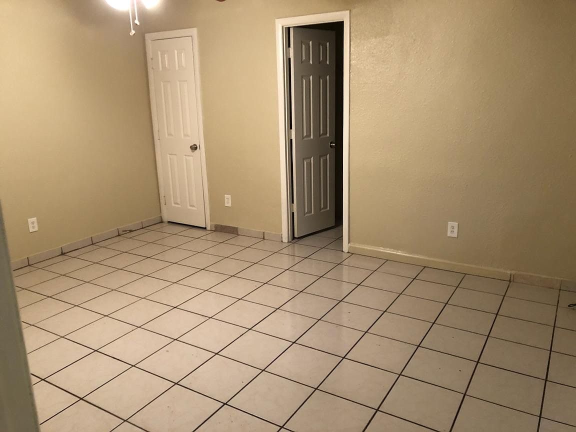 1644 E Palm Ln APT 3 photo 5