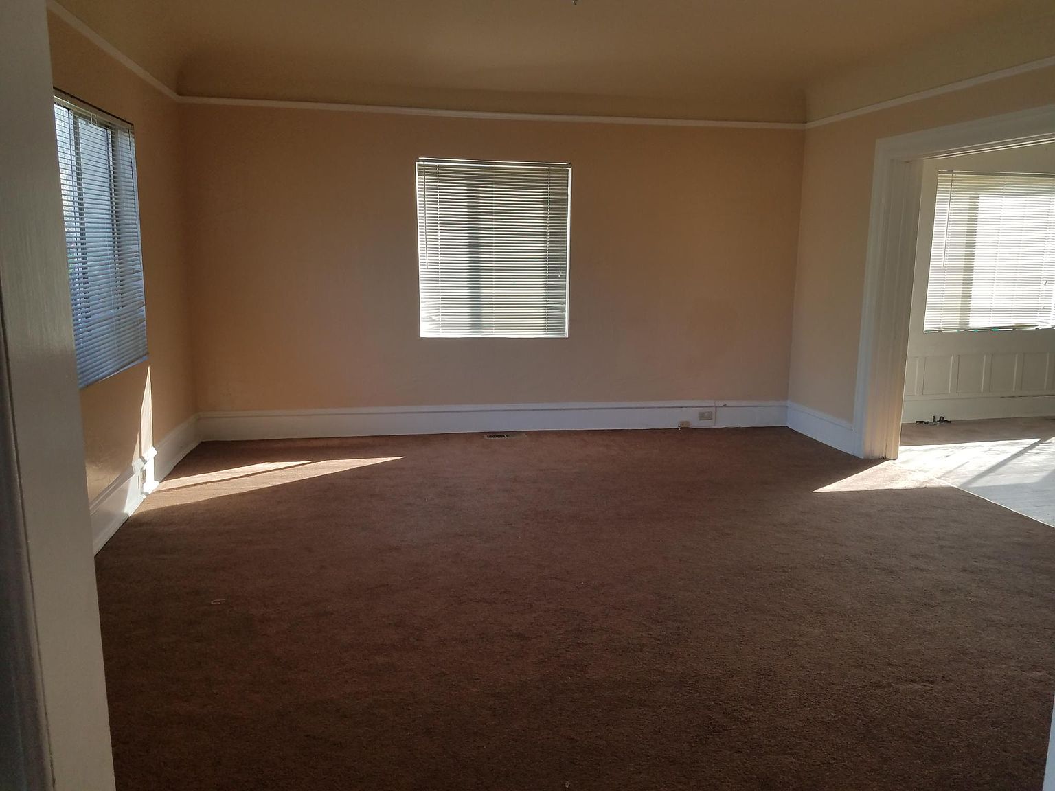 5701 Genoa St Oakland, CA 94608 photo 3