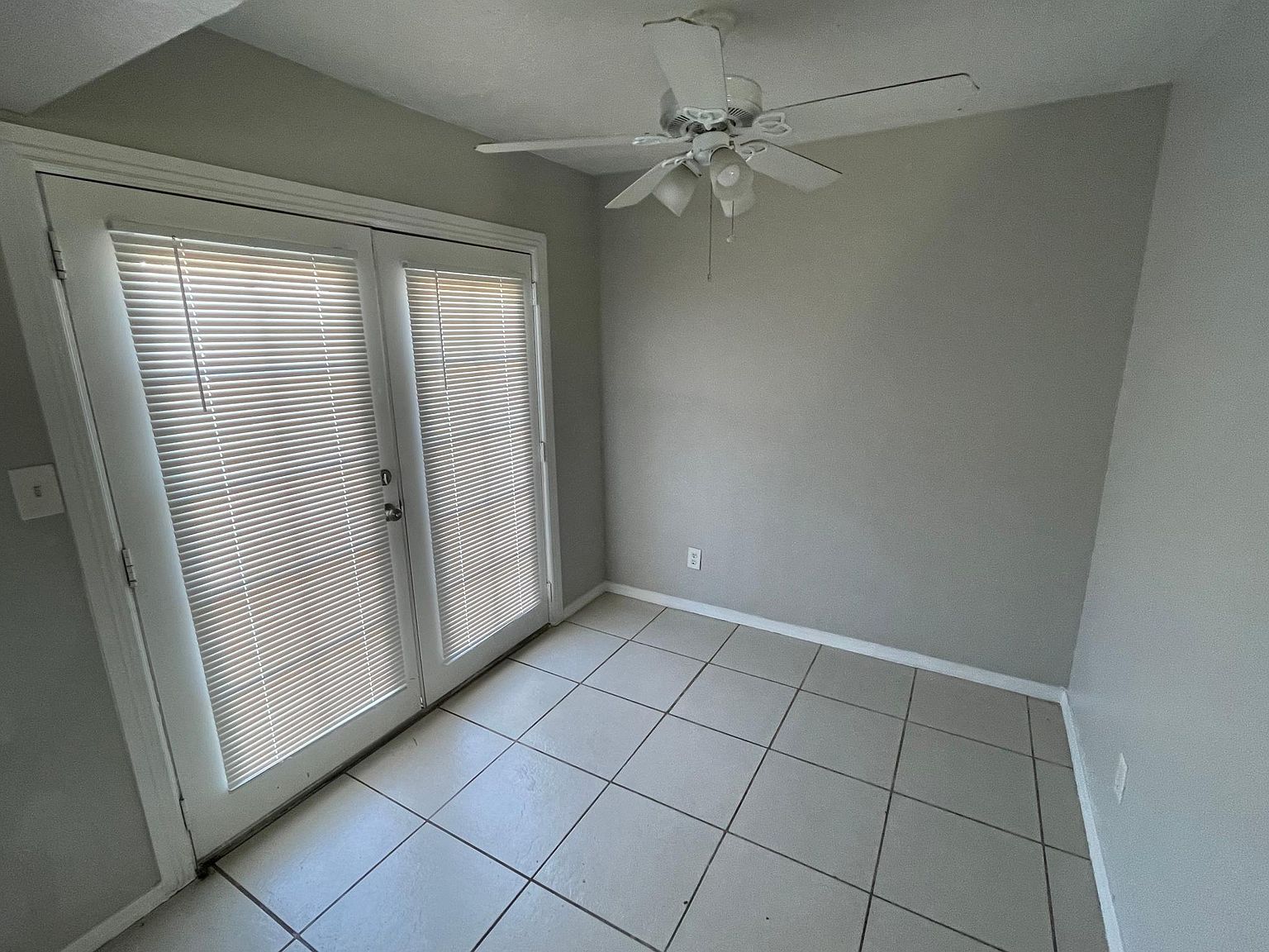 1725 E Pepper Cir APT 1 photo 5