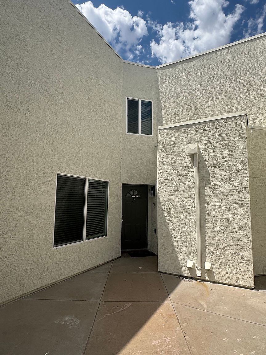 1725 E Pepper Cir APT 1 photo 3