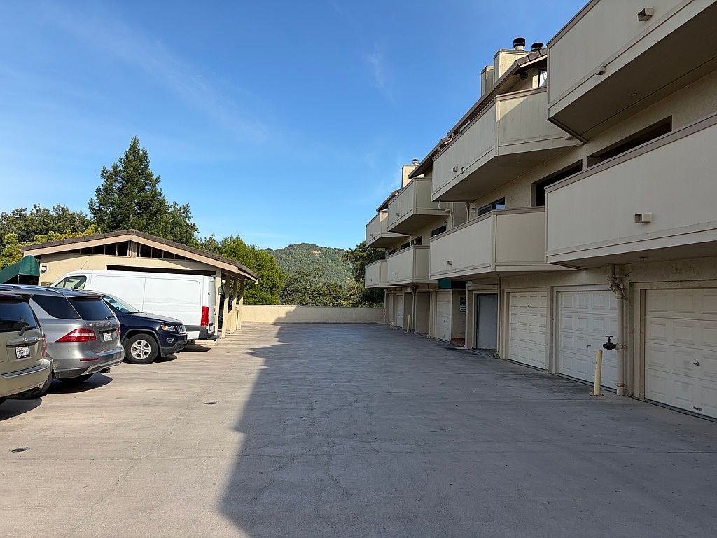 Condos on Channing Way · San Rafael photo 4