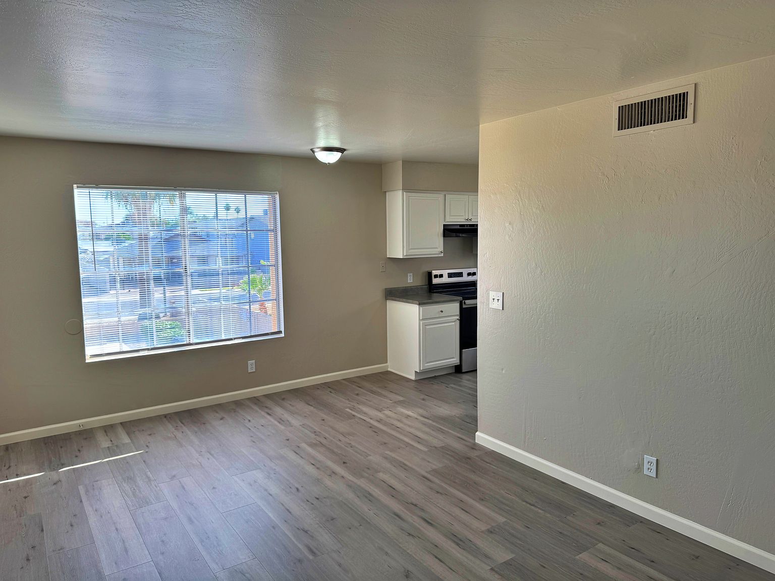 50 N May unit # 202 photo 5