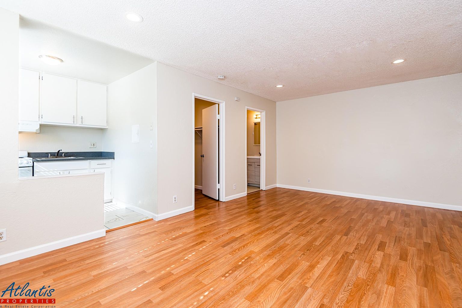 5522 Camden Ave photo 2