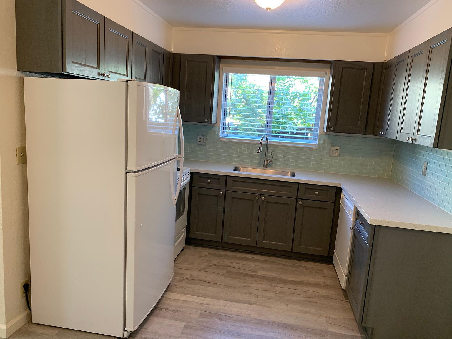 123 W Beverly Pl photo 5