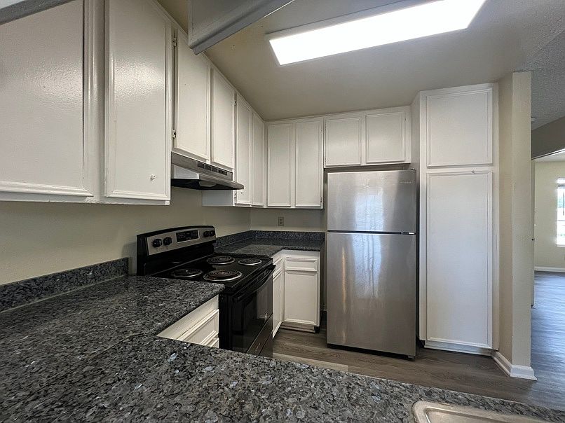 8828 Mira Mesa Blvd photo 3