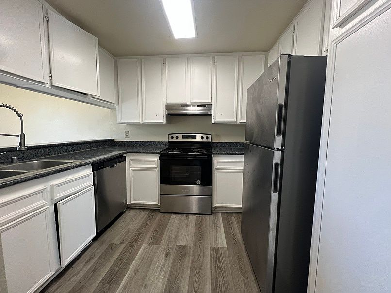 8828 Mira Mesa Blvd photo 2