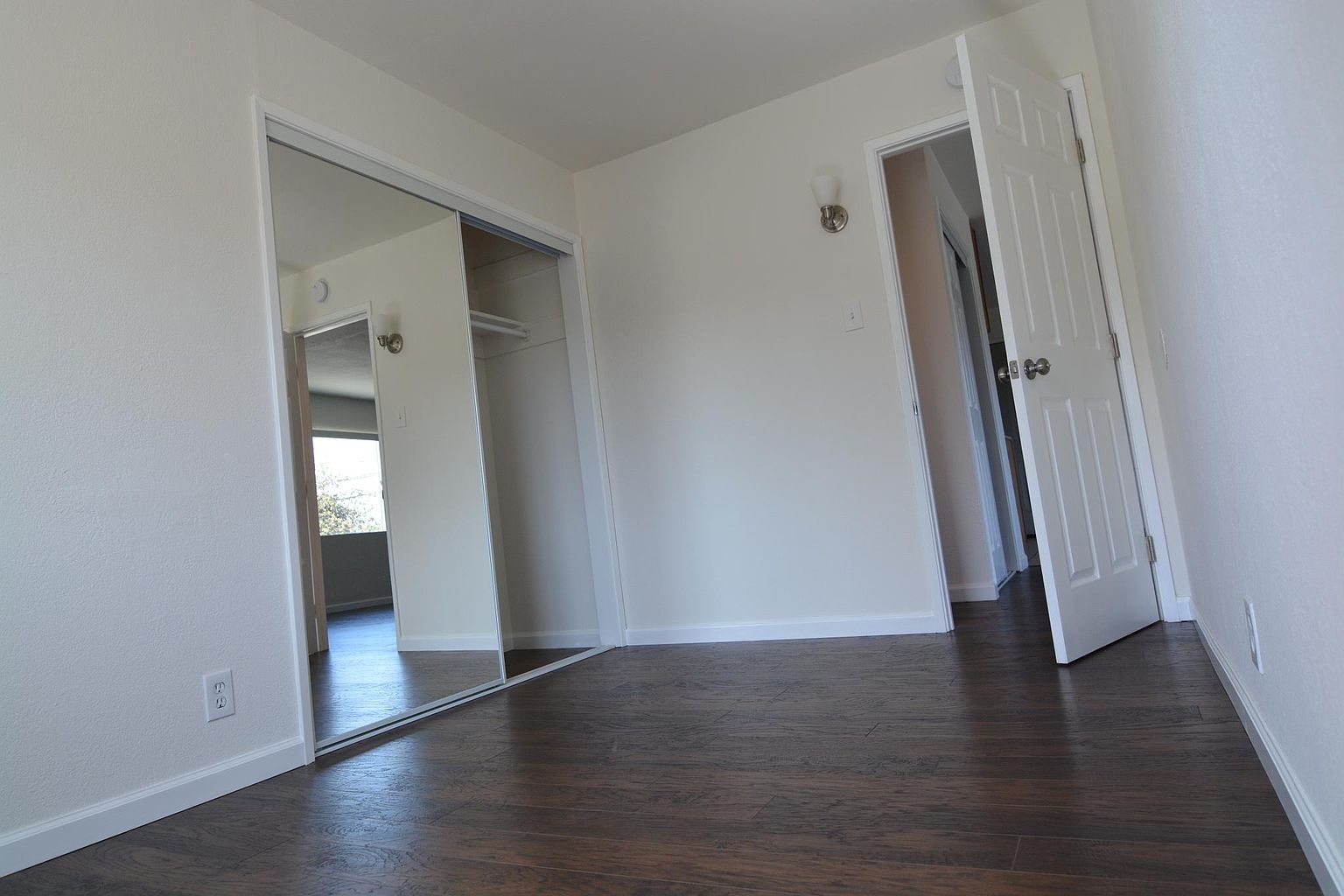 27193 Tyrrell Ave photo 5