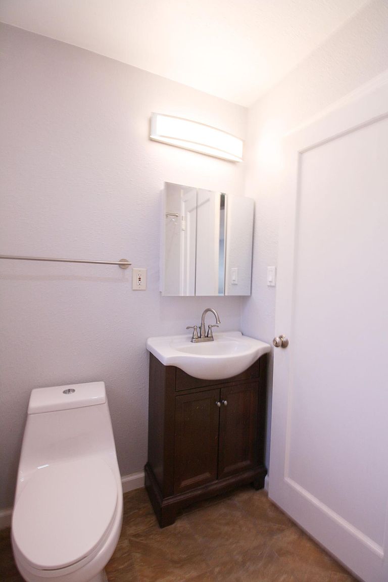 2288 Williams St photo 5
