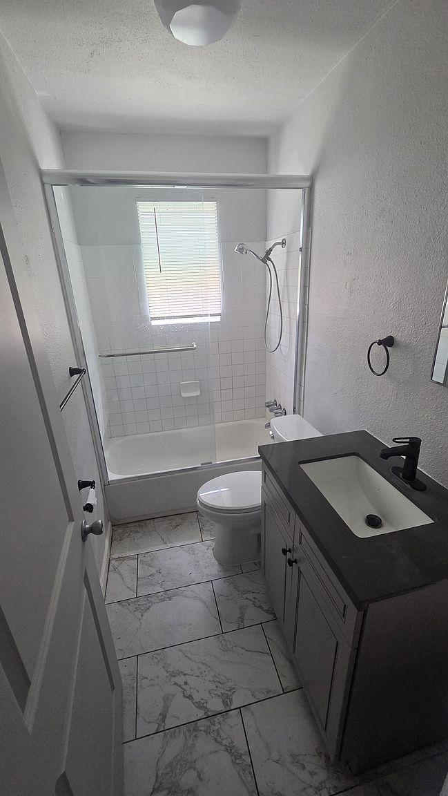417 5th St photo 3