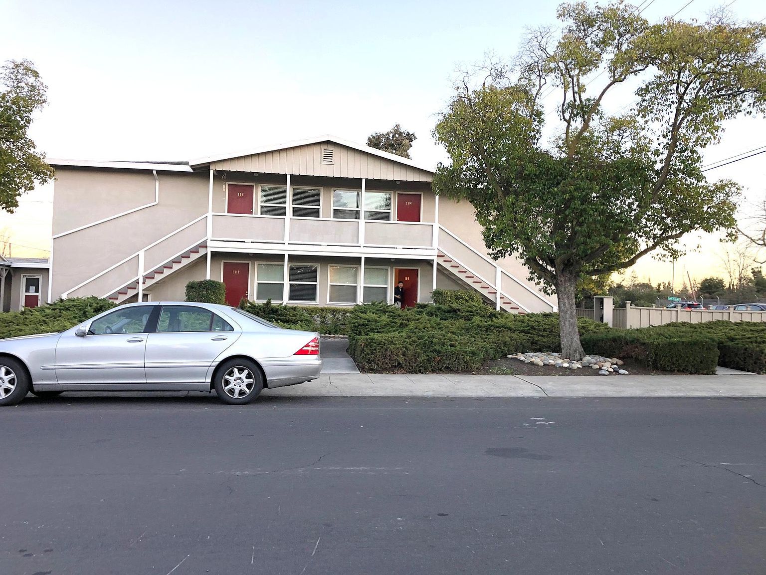 2BR/1BA Single Family House on El Carmelo Ave · Palo Alto photo 2