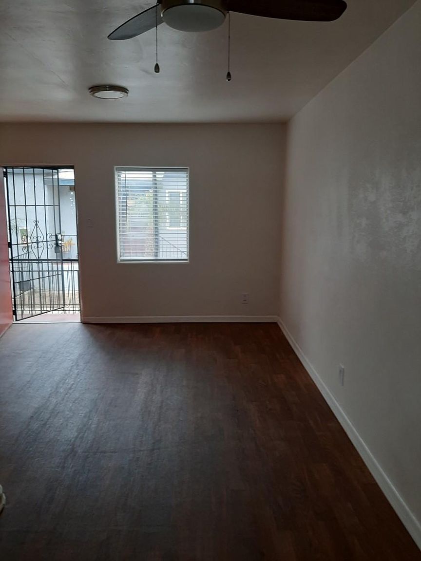 550 60th St photo 3