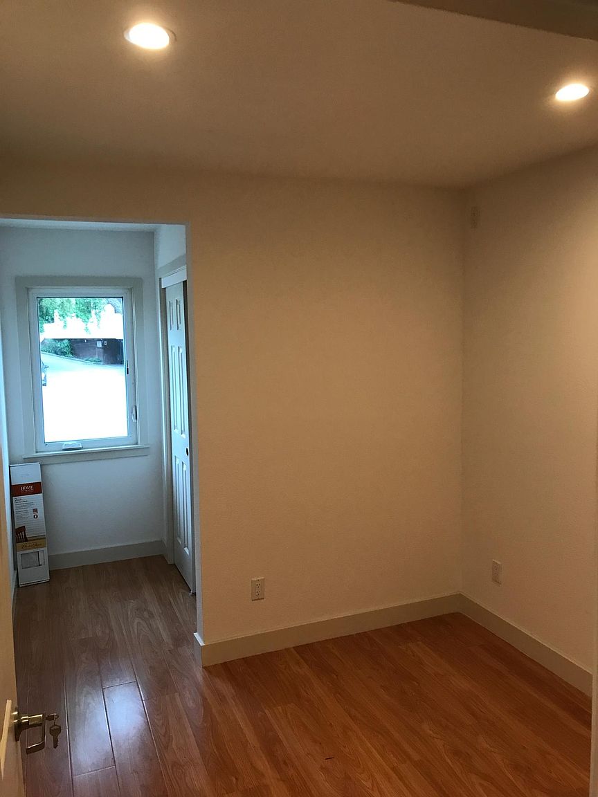 2BR/1BA Apartment on Oakland Blvd · Walnut Creek photo 4