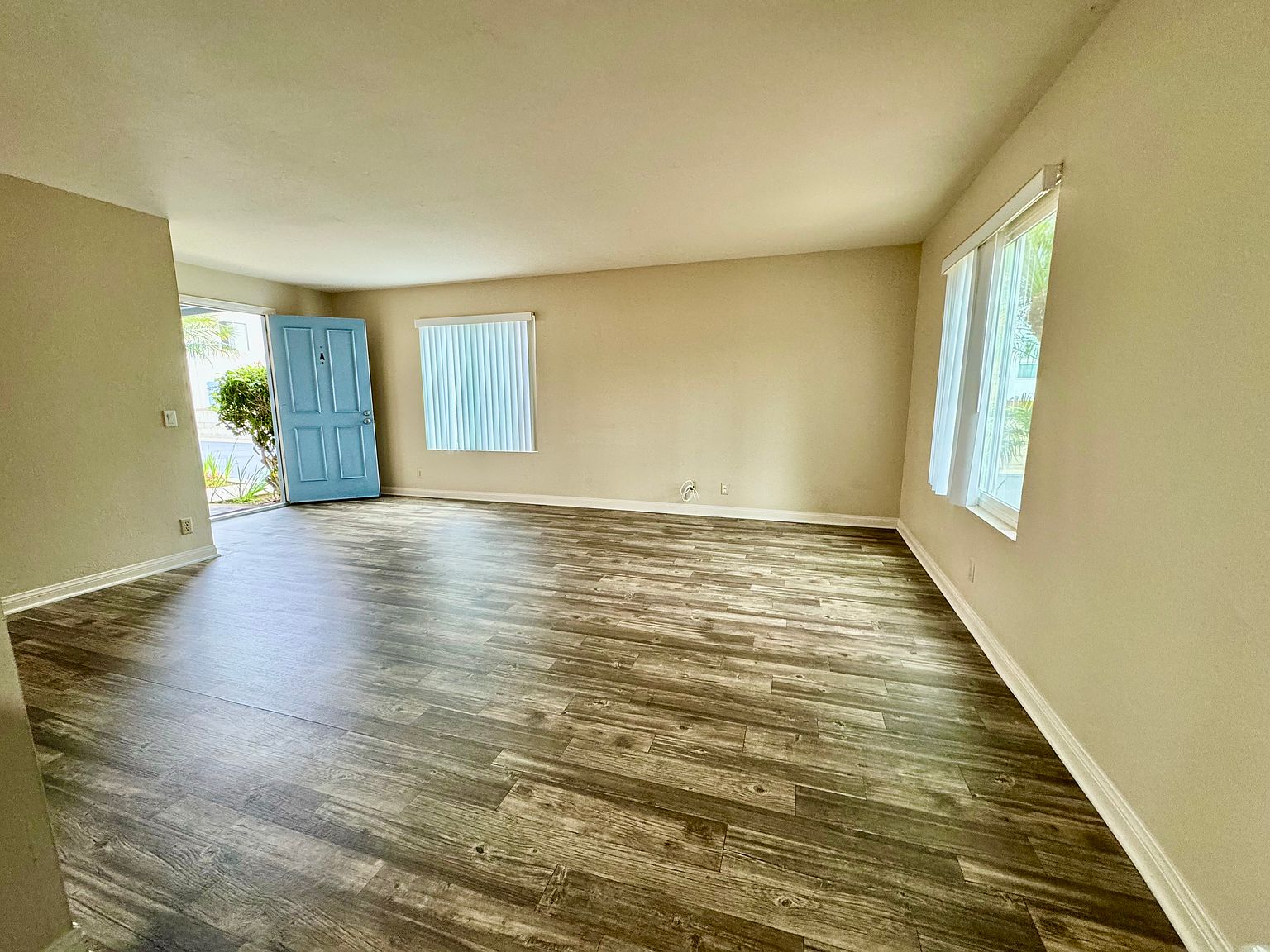255 Tamarack Ave photo 3