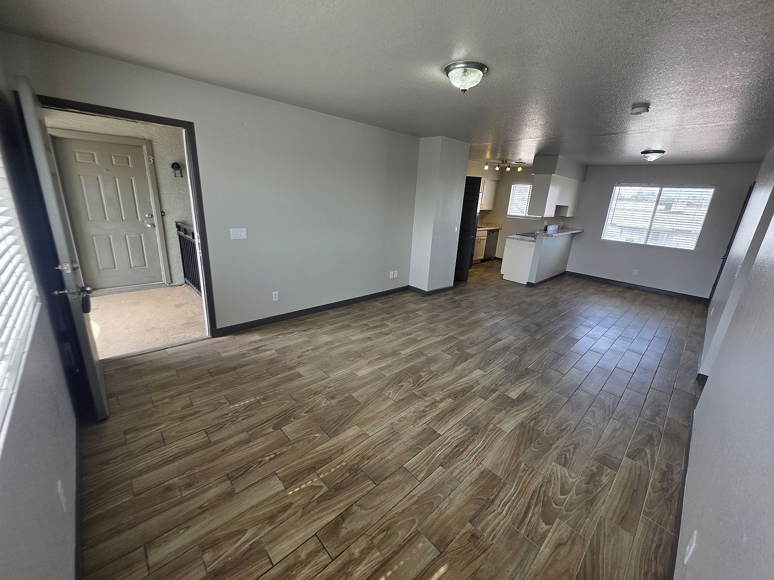 1462 E 28th Ave Apache Junction, AZ 85119 photo 4