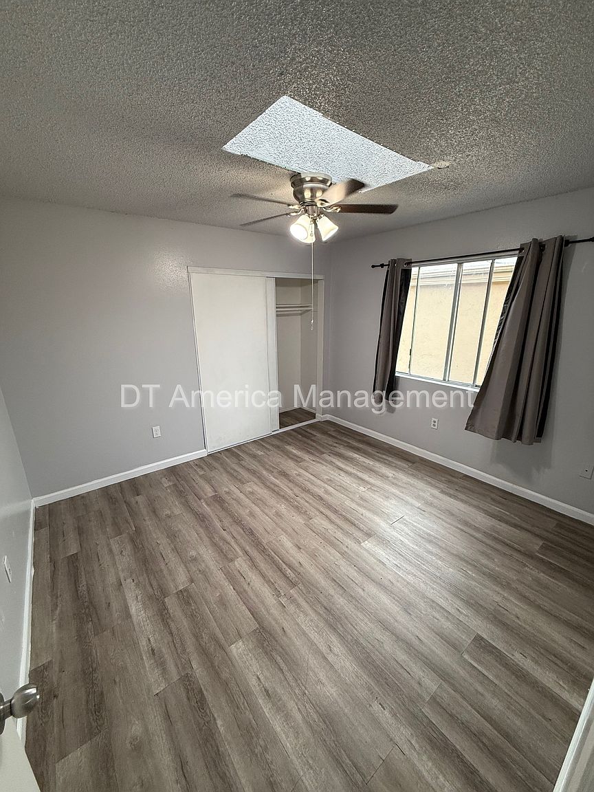 4344 Estrella Ave photo 5