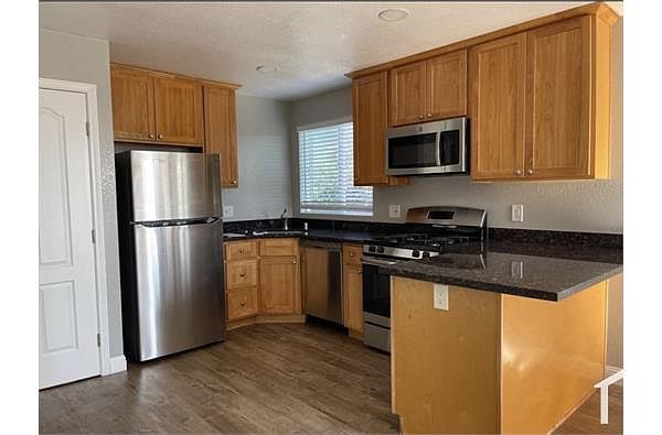 7248 Macarthur Blvd photo 2