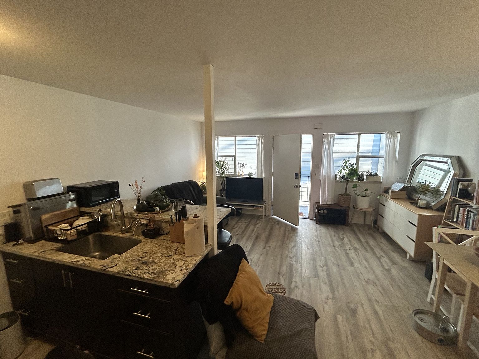 5915 Telegraph Ave photo 3