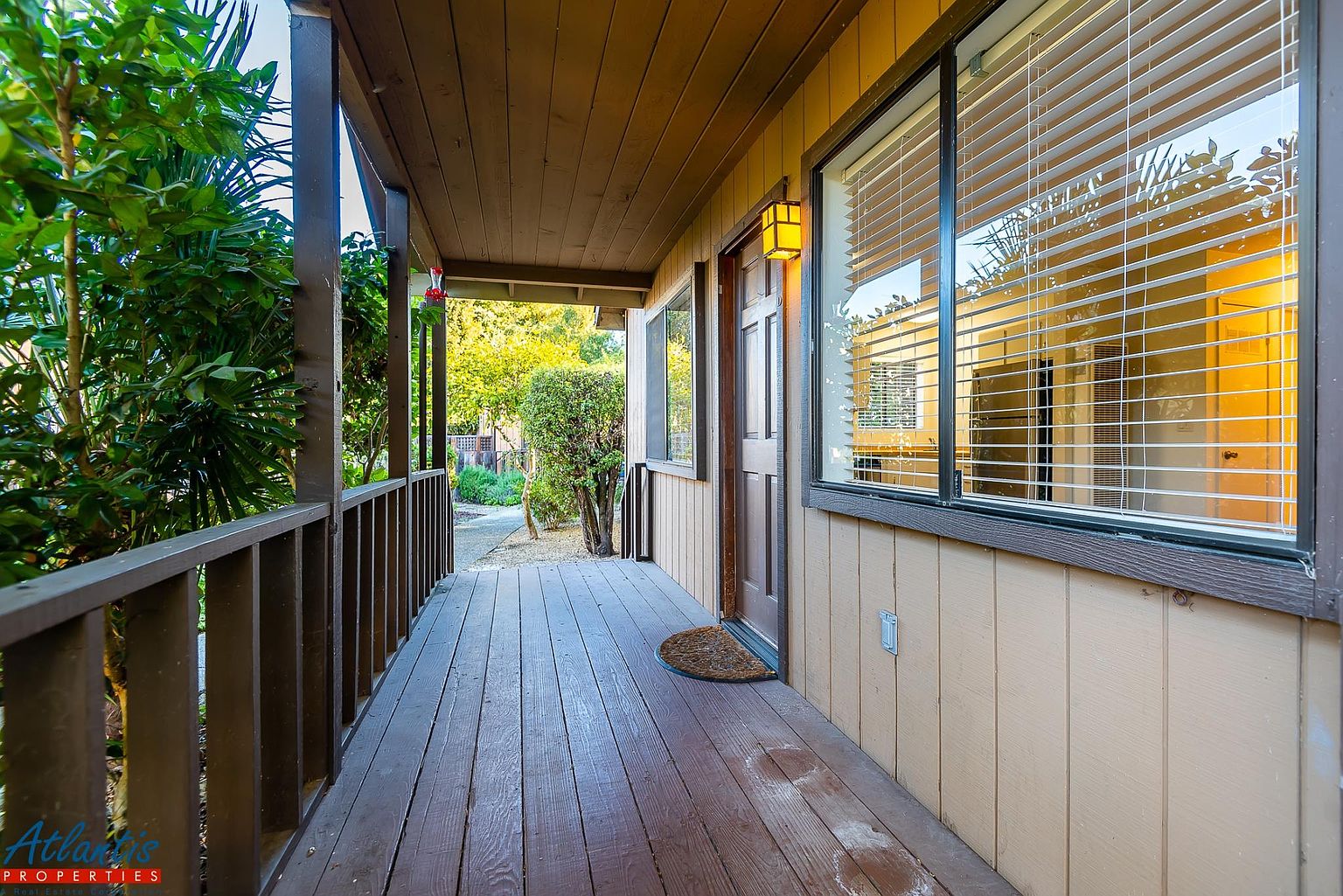 414 Bay Ave photo 2