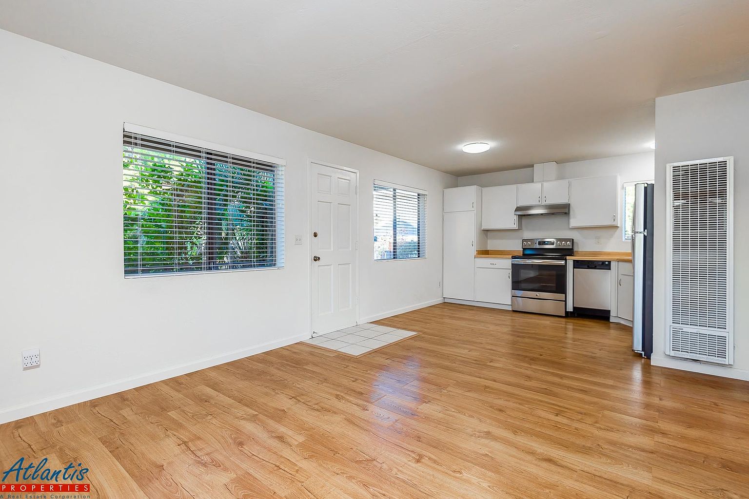 414 Bay Ave photo 3