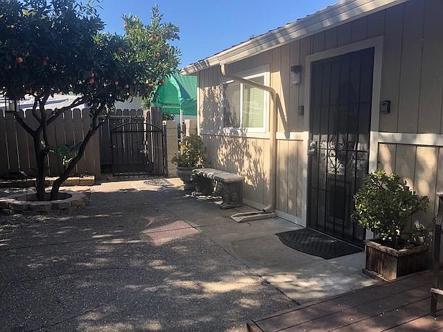 16040 Mateo St photo 2