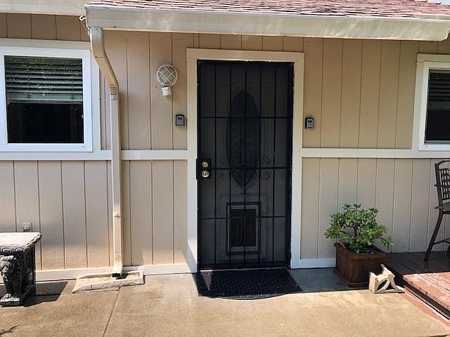 16040 Mateo St photo 3