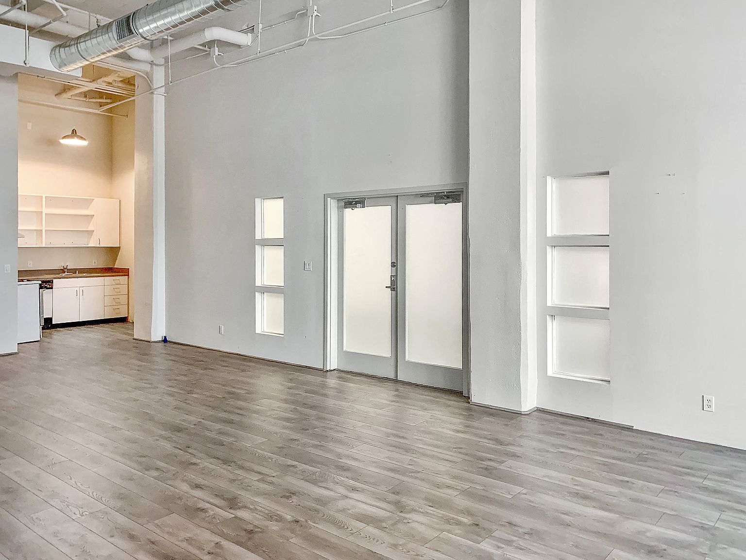 1 beds  1.0 baths (1068 sqft) photo 5