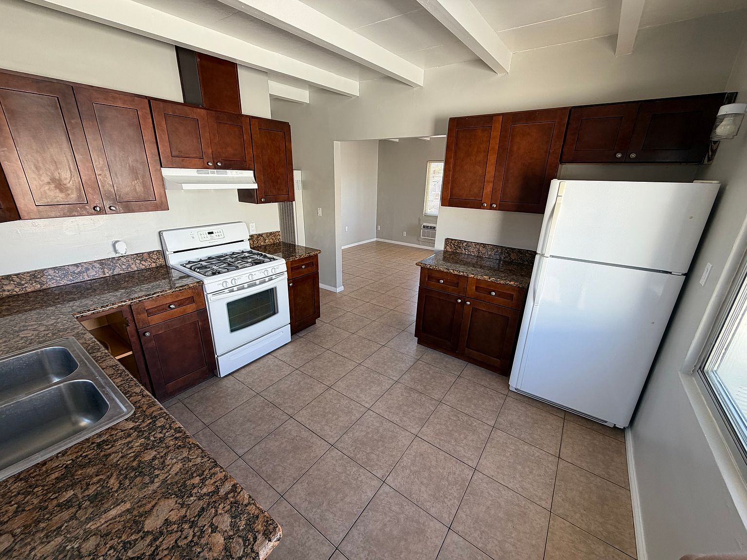 441 Chambers St photo 4